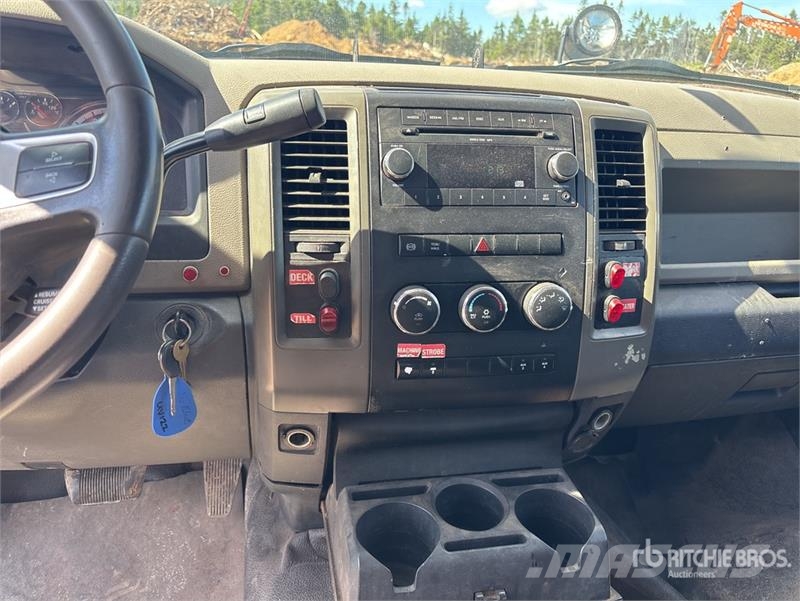 Dodge Versalift SST37 EIH 37 ft on Dodge 5500 4x2 Bucke Avtokošare
