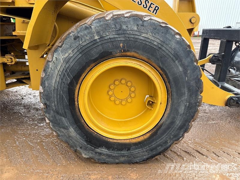 Dresser 515-13 Wheel Loader لوادر بعجل