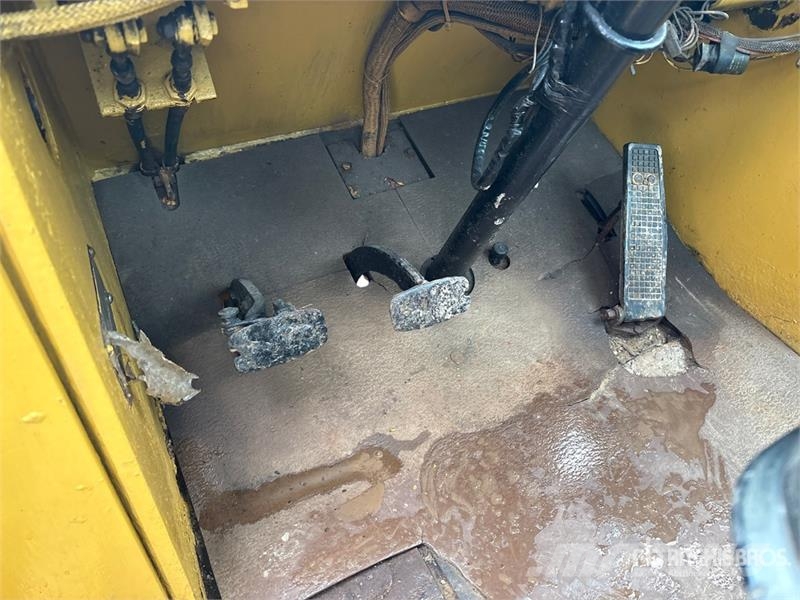 Dresser 515-13 Wheel Loader لوادر بعجل