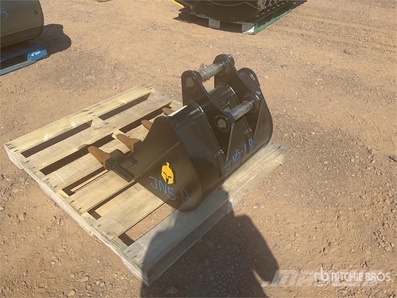 Dynamic Entities 24 in Digging Excavator Bucket - Fits Cat Skovle