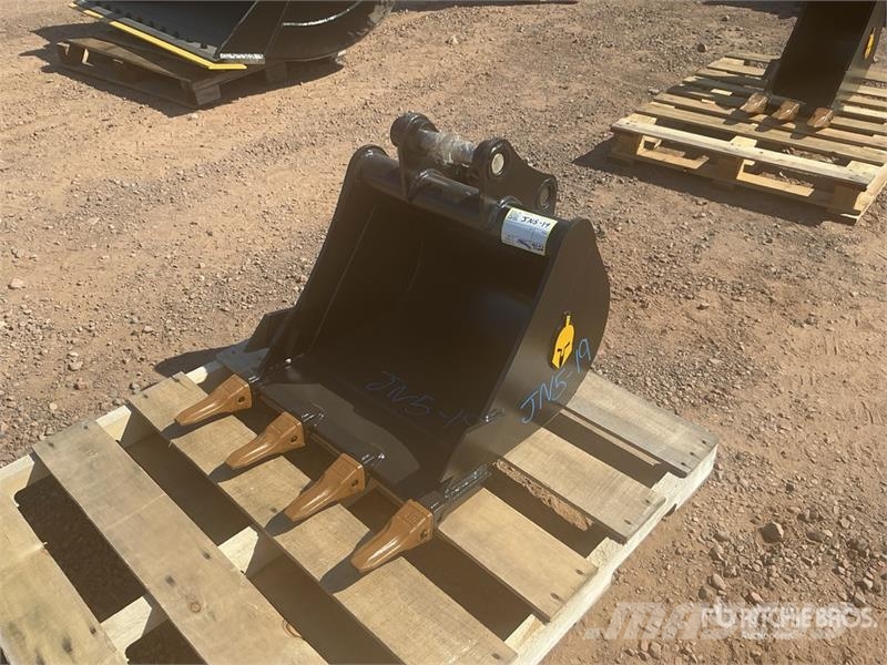 Dynamic Entities 24 in Digging Excavator Bucket - Fits Cat Skovle