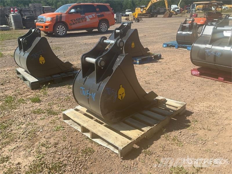 Dynamic Entities 24 in Digging Excavator Bucket - Fits Cat Skovle