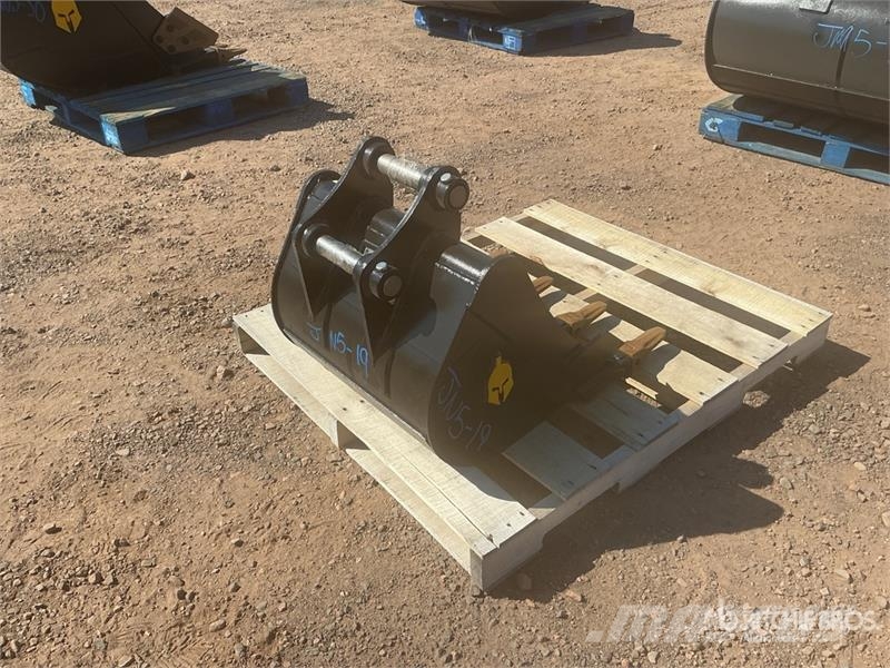 Dynamic Entities 24 in Digging Excavator Bucket - Fits Cat Skovle
