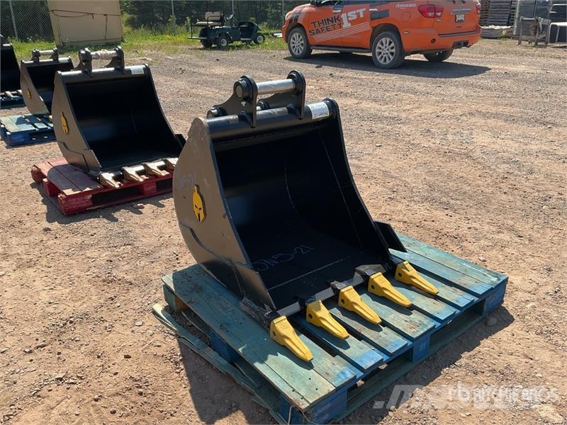 Dynamic Entities 30 in Digging Excavator Bucket - Fits Cat Skovle
