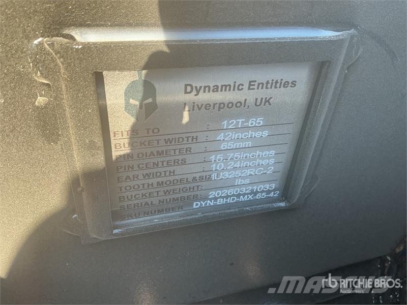 Dynamic Entities 42 in Digging Excavator Bucket - Fits Cat Skovle