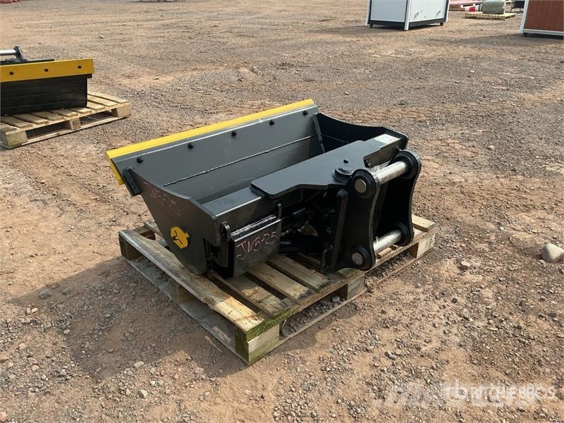 Dynamic Entities 48 in Tilting Excavator Bucket - Fits Cat Skovle