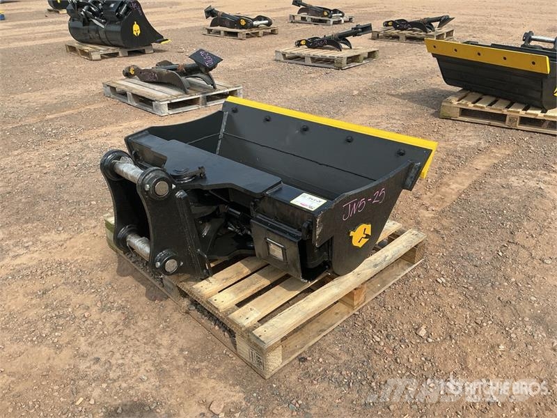 Dynamic Entities 48 in Tilting Excavator Bucket - Fits Cat Skovle