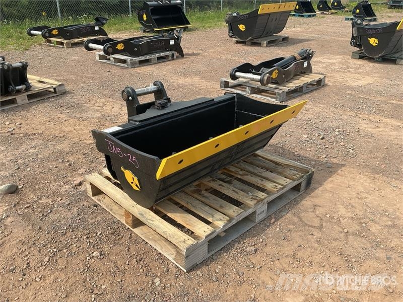 Dynamic Entities 48 in Tilting Excavator Bucket - Fits Cat Skovle