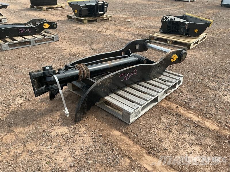 Dynamic Entities 70 in Excavator Thumb - Fits Cat 320/321/ Skovle