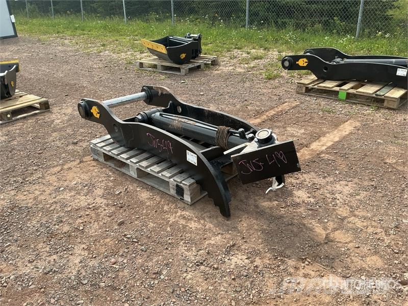 Dynamic Entities 70 in Excavator Thumb - Fits Cat 320/321/ Skovle
