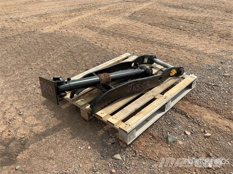 Dynamic Entities 8T-50 46 in Excavator Thumb - Fits Cat 30 Skovle