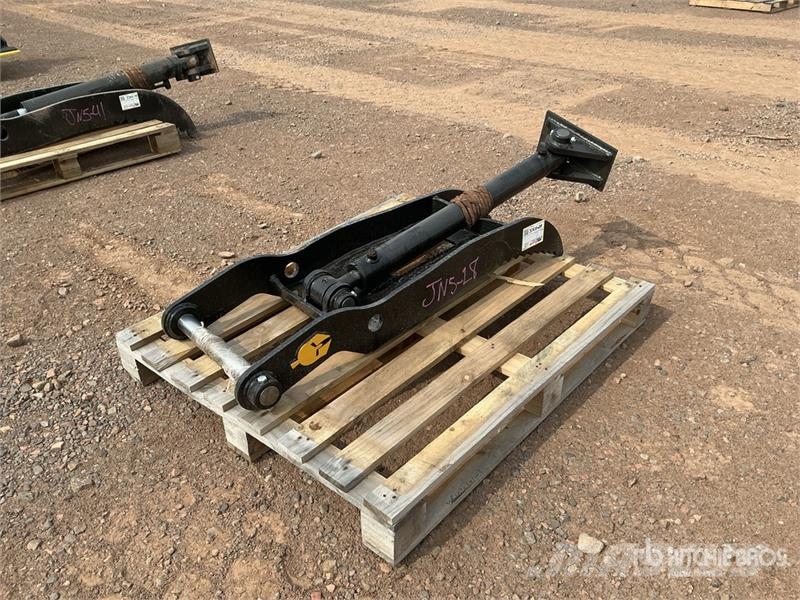 Dynamic Entities 8T-50 46 in Excavator Thumb - Fits Cat 30 Skovle