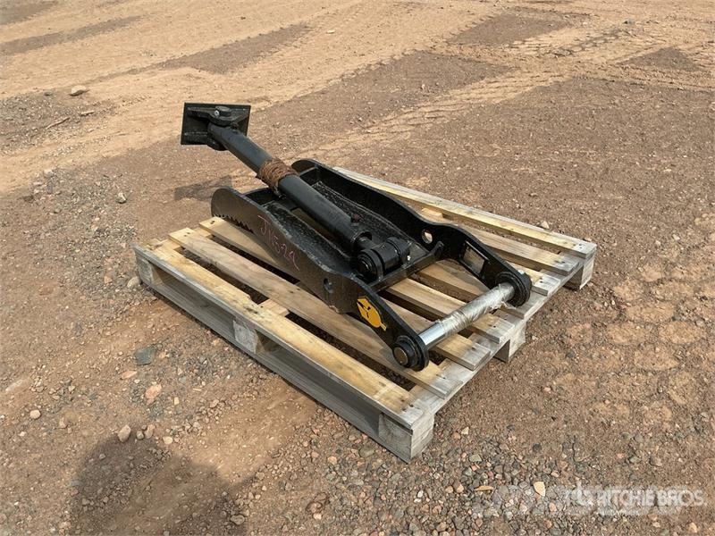 Dynamic Entities 8T-50 46 in Excavator Thumb - Fits Cat 30 Skovle