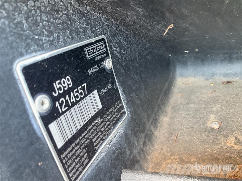 E-Z-GO Golf Cart (Inoperable) Carros de golfe