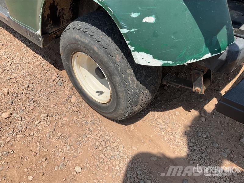 E-Z-GO Golf Cart (Inoperable) Carros de golfe