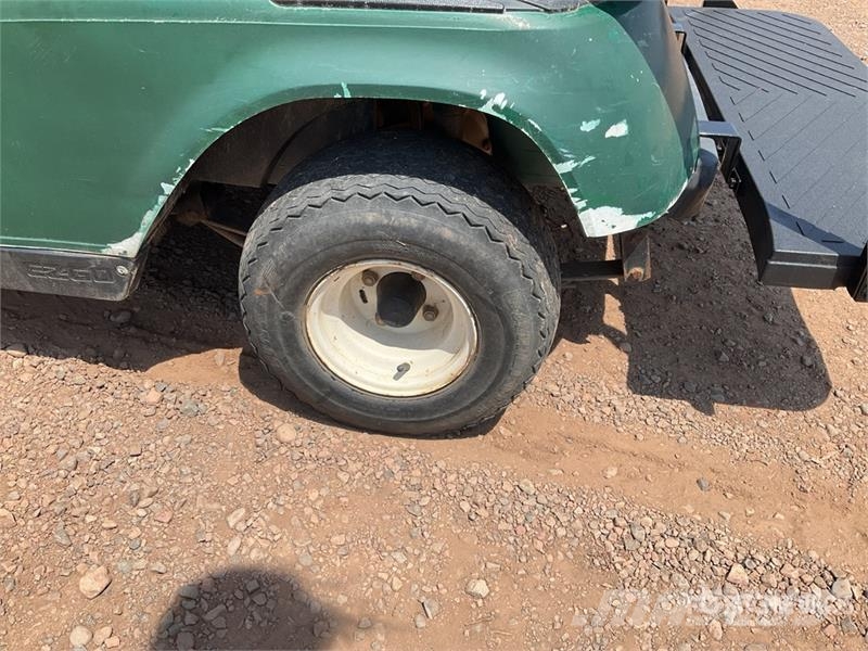 E-Z-GO Golf Cart (Inoperable) Carros de golfe