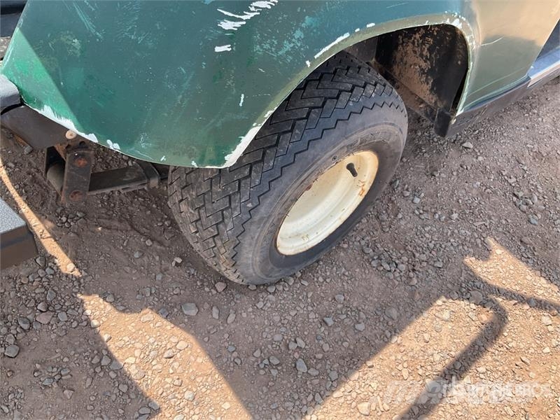 E-Z-GO Golf Cart (Inoperable) Carros de golfe