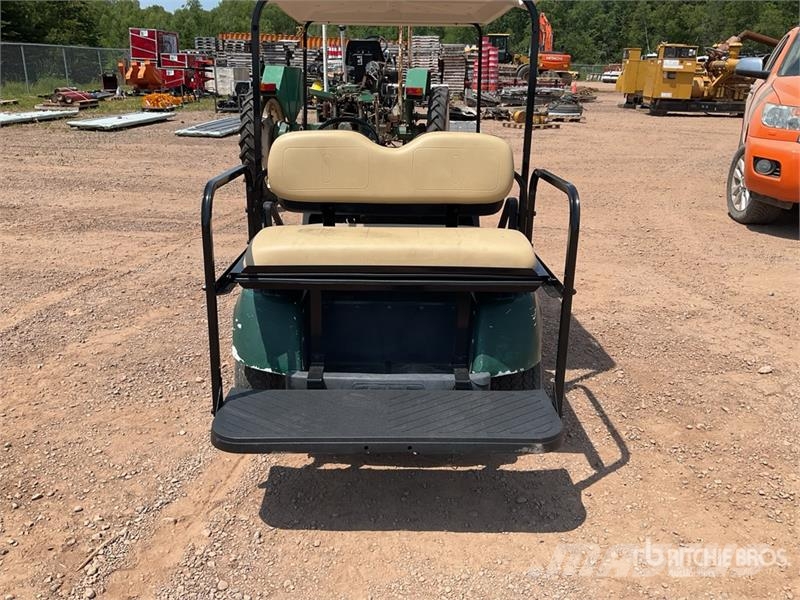 E-Z-GO Golf Cart (Inoperable) Carros de golfe