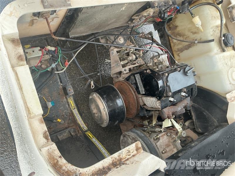 E-Z-GO Golf Cart (Inoperable) Masinute Golf