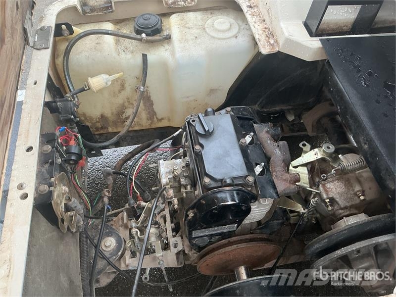 E-Z-GO Golf Cart (Inoperable) Masinute Golf