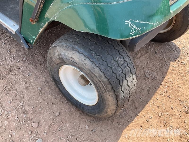 E-Z-GO Golf Cart (Inoperable) Carros de golfe