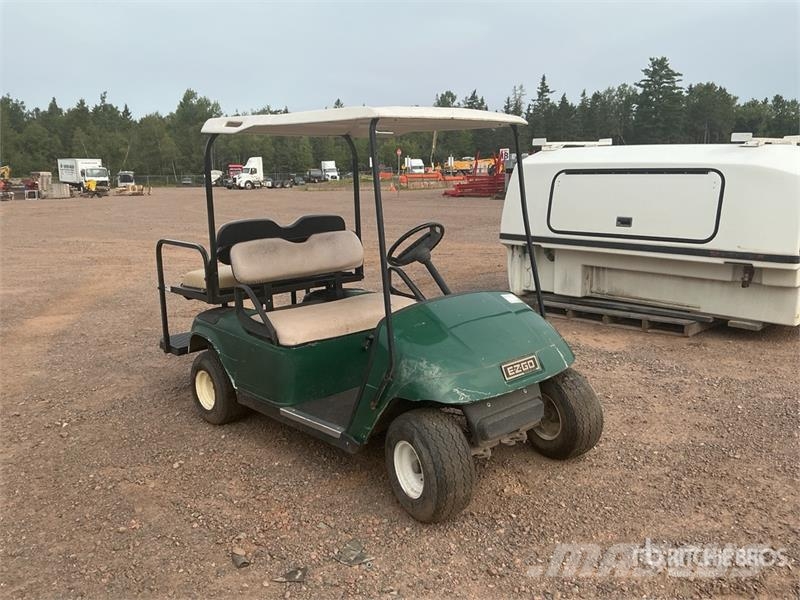 E-Z-GO Golf Cart (Inoperable) Carros de golfe