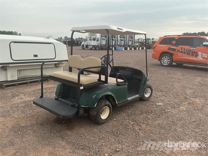 E-Z-GO Golf Cart (Inoperable) Carros de golfe