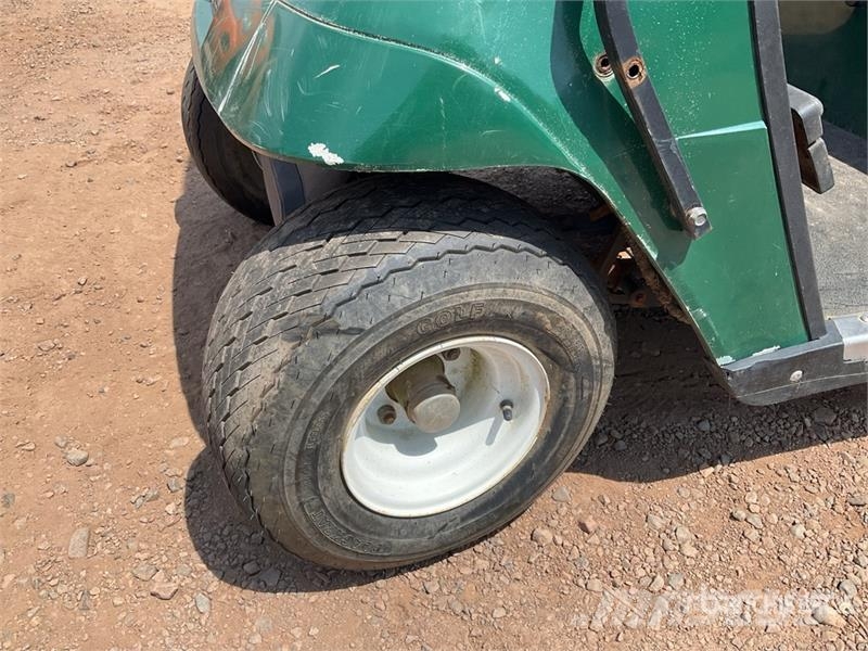E-Z-GO Golf Cart (Inoperable) Carros de golfe