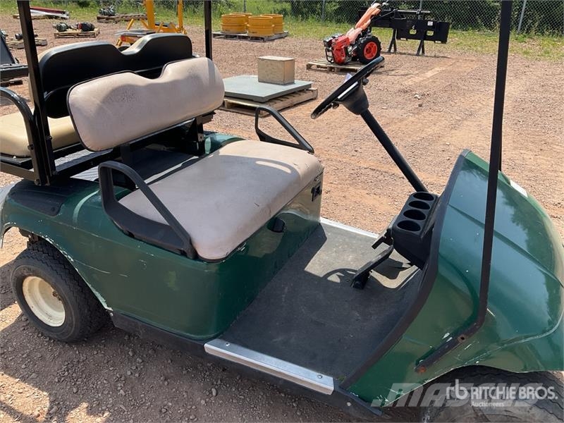 E-Z-GO Golf Cart (Inoperable) Carros de golfe