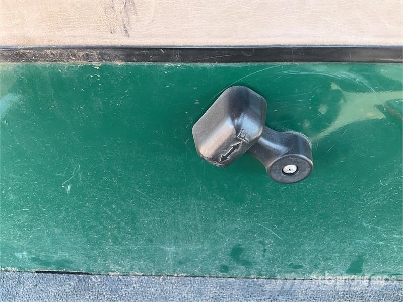 E-Z-GO Golf Cart (Inoperable) Carros de golfe