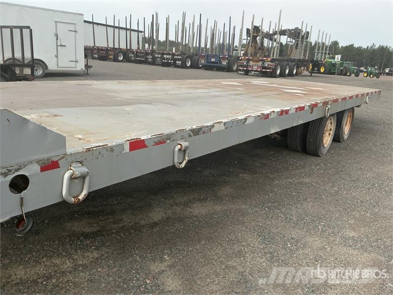 Eager Beaver 18160 lb 27 ft T/A Flatbed Trailer Plataforma plana/laterales abatibles