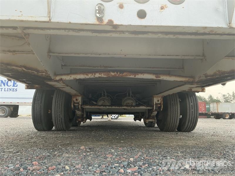 Eager Beaver 18160 lb 27 ft T/A Flatbed Trailer Plataforma plana/laterales abatibles