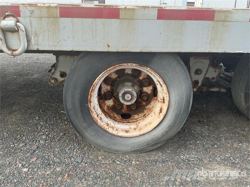 Eager Beaver 18160 lb 27 ft T/A Flatbed Trailer Plataforma plana/laterales abatibles