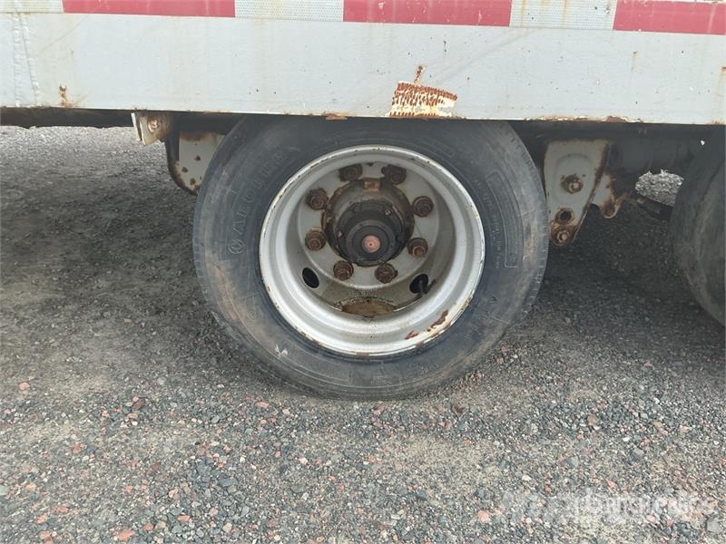 Eager Beaver 18160 lb 27 ft T/A Flatbed Trailer Plataforma plana/laterales abatibles