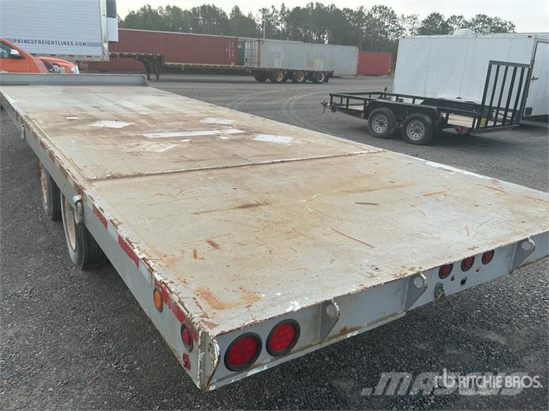 Eager Beaver 18160 lb 27 ft T/A Flatbed Trailer Plataforma plana/laterales abatibles