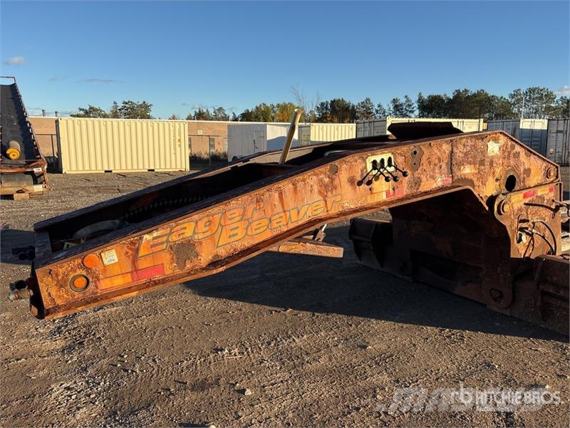 Eager Beaver Tri/A Removable Gooseneck Lowboy Trailer 平板拖车