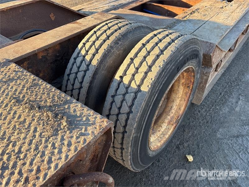Eager Tri/A Removable Gooseneck Lowboy Trailer Низкорамные прицепы