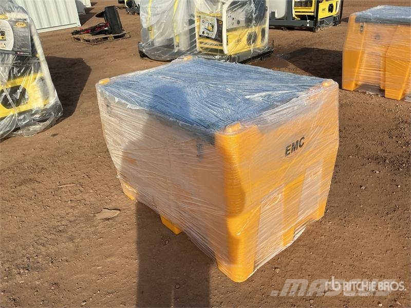 EMC DFT116 116 gal Portable Poly Fuel Tank (Unused) Degvielas un piedevu tvertnes