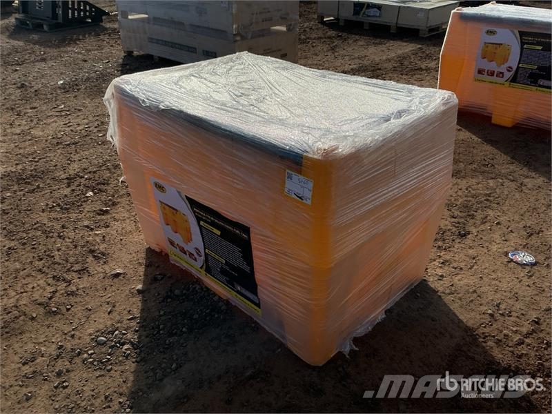 EMC DFT116 116 gal Portable Poly Fuel Tank (Unused) Degvielas un piedevu tvertnes