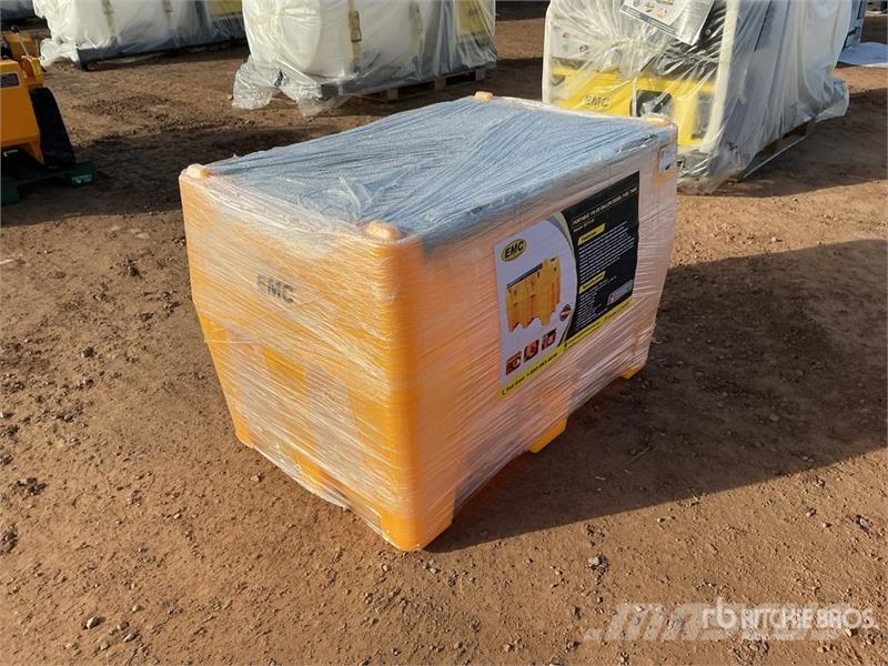 EMC DFT116 116 gal Portable Poly Fuel Tank (Unused) Degvielas un piedevu tvertnes