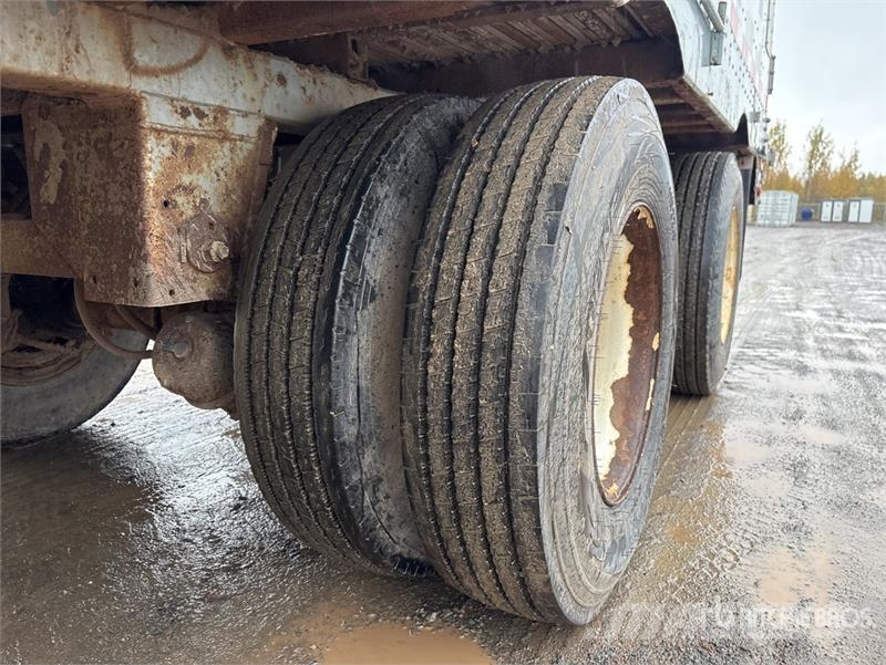 Fericar REM-PMD53-3 53 ft x 102 in Tri/A Moving Fl Wood chip trailers