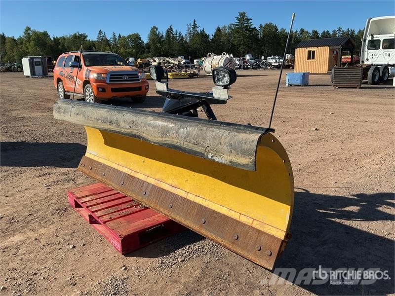 Fisher 9 ft 2 Way Snow Plow - Fits Truck Εκχιονιστήρες και χιονοδιώχτες