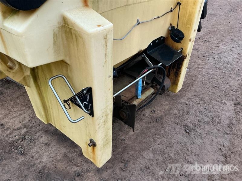 Fisher Poly Caster 1.5 Cu YD Salt Spreader Sand- und Salzstreuer