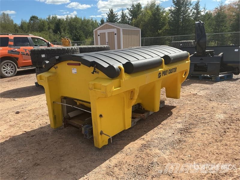 Fisher Poly-Caster 7 ft Slide-In Salt Spreader - Fits Tru Liivapuisturid ja soolapuisturid