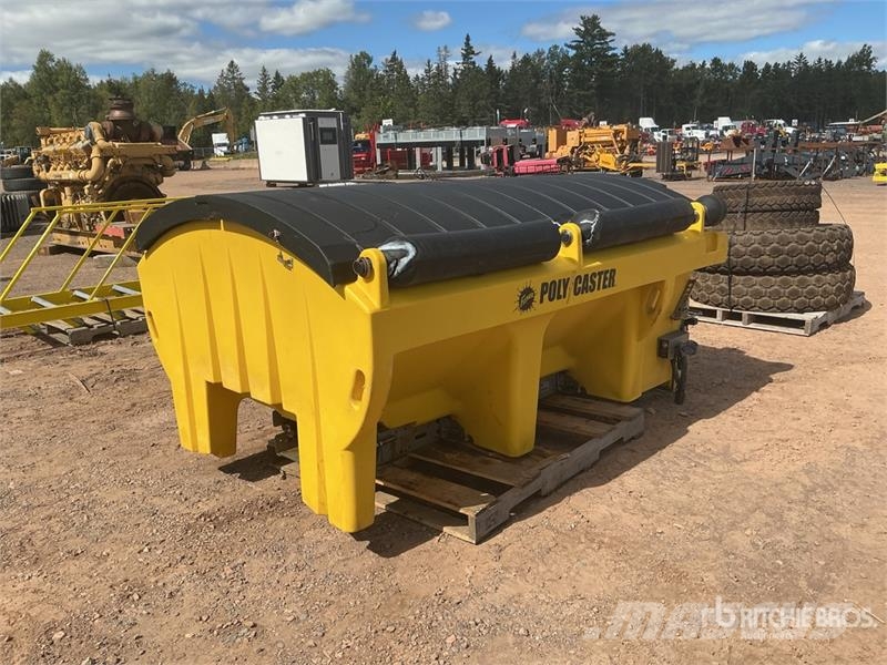 Fisher Poly-Caster 7 ft Slide-In Salt Spreader - Fits Tru Liivapuisturid ja soolapuisturid