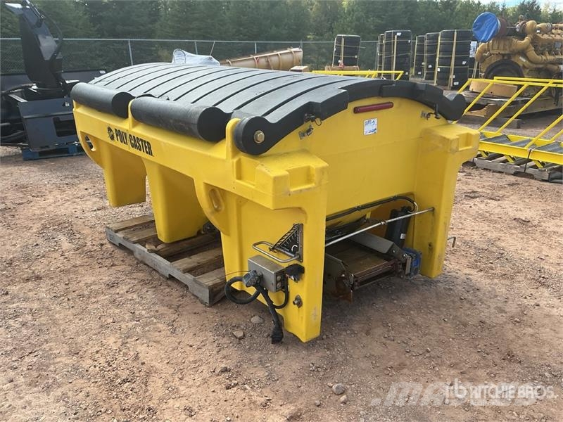 Fisher Poly-Caster 7 ft Slide-In Salt Spreader - Fits Tru Liivapuisturid ja soolapuisturid