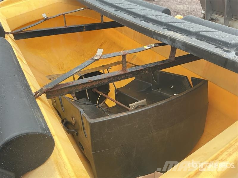 Fisher Poly-Caster Electric Salt Spreader معدات نشر الرمال والملح