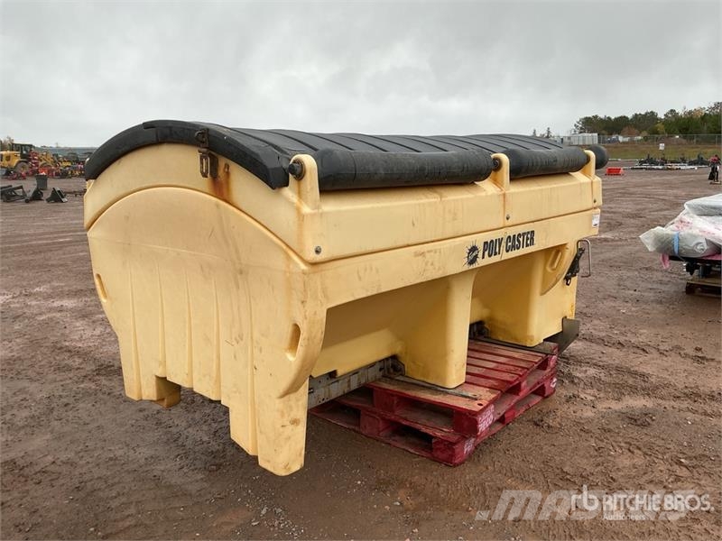 Fisher Poly Caster Salt Spreader - Fits Truck Posipači soli i peska