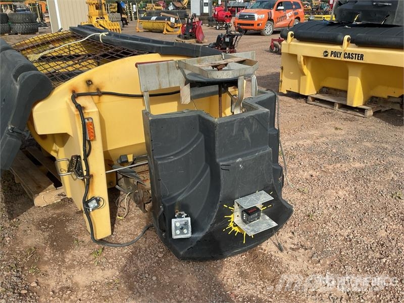 Fisher Poly-Caster Salt Spreader - Fits Truck Sableuse et saleuse