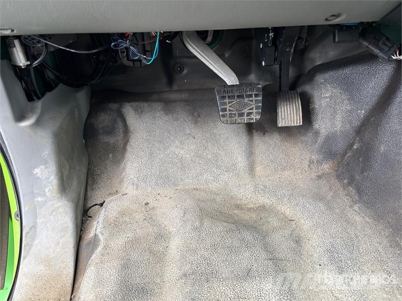 Ford 099 B-3 CLX 4800 kg Knuckle Boom on Ford F-750 4x2 Kranbilar